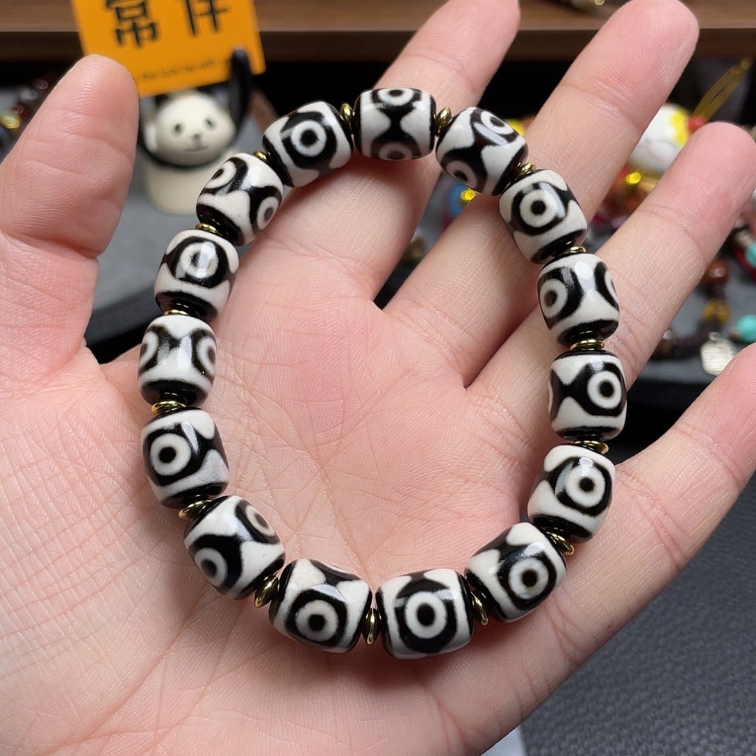 东***东玛瑙/玉髓未镶嵌颈饰