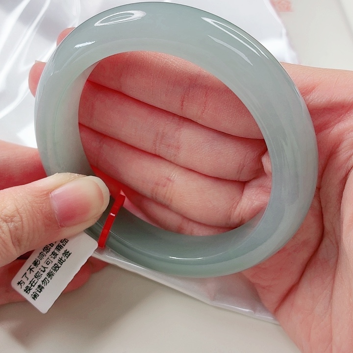 I***o翡翠未镶嵌手镯59.5圈x429