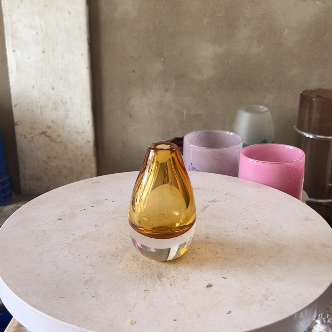 果***尔弘扬琉璃花器微瑕高度12