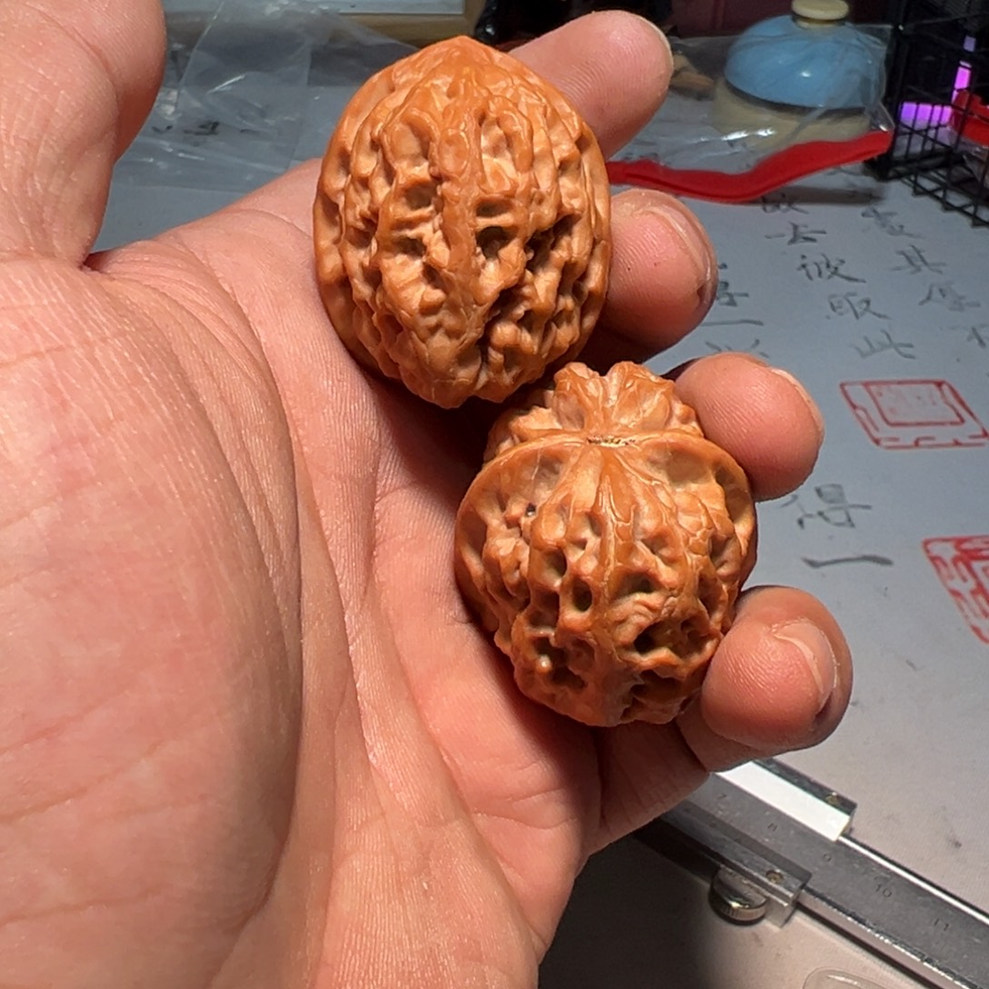 暴***柿文玩核桃，绿色85号