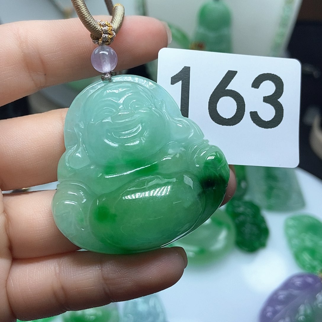 翡翠吊坠(赠链)未镶嵌