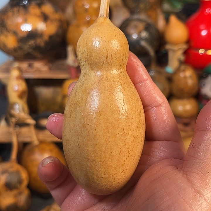 G***G瓶子哈密瓜。          