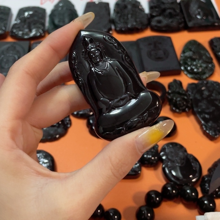 翡翠颈饰未镶嵌盛*生