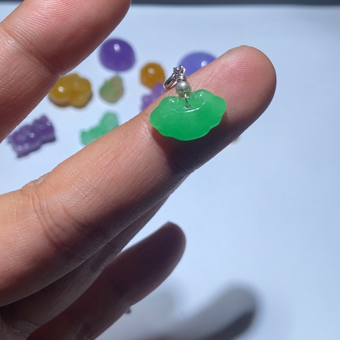 翡翠未镶嵌颈饰吊坠