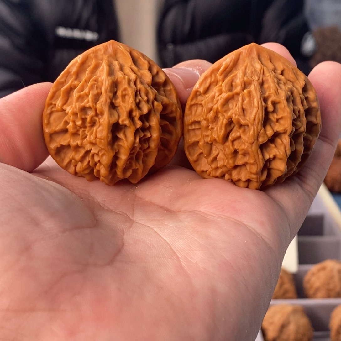 文玩核桃把件修京八对42