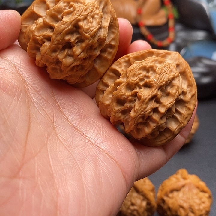 文玩核桃吊坠三羊谷40尺