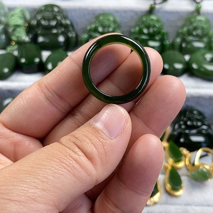 和田玉（碧玉）未镶嵌颈饰19.9