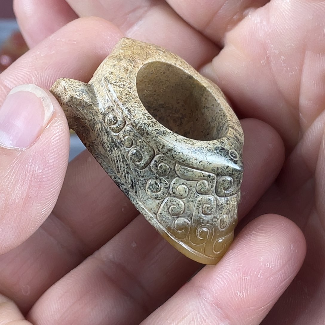 荣***威和田玉（糖玉）未镶嵌挂件