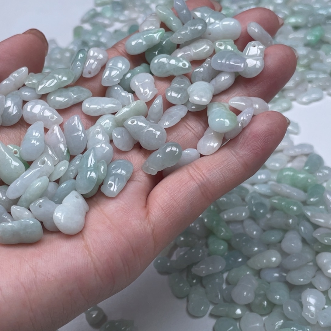 翡翠未镶嵌颈饰翡翠吊坠