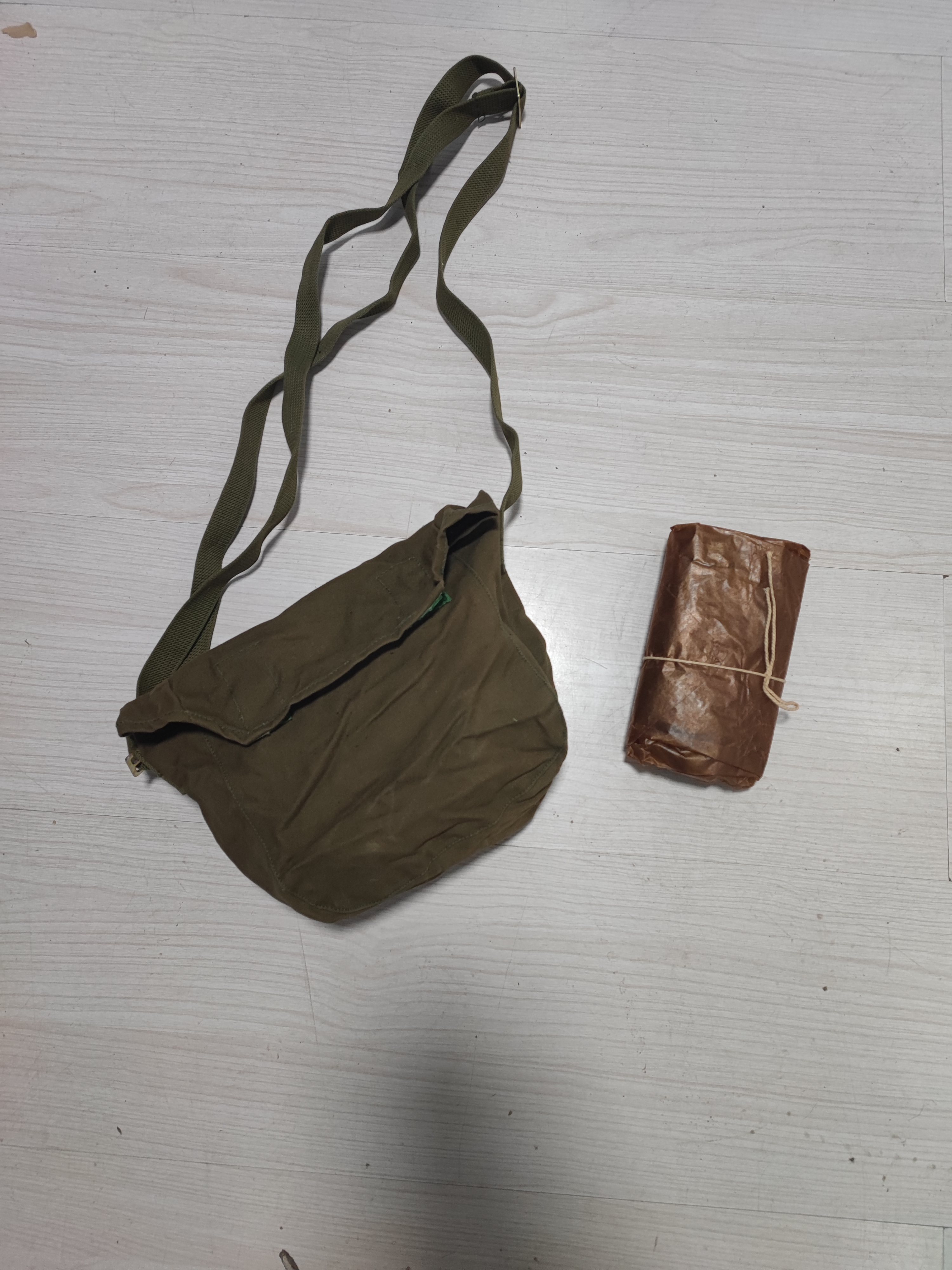 老式65面具包配油壶一套