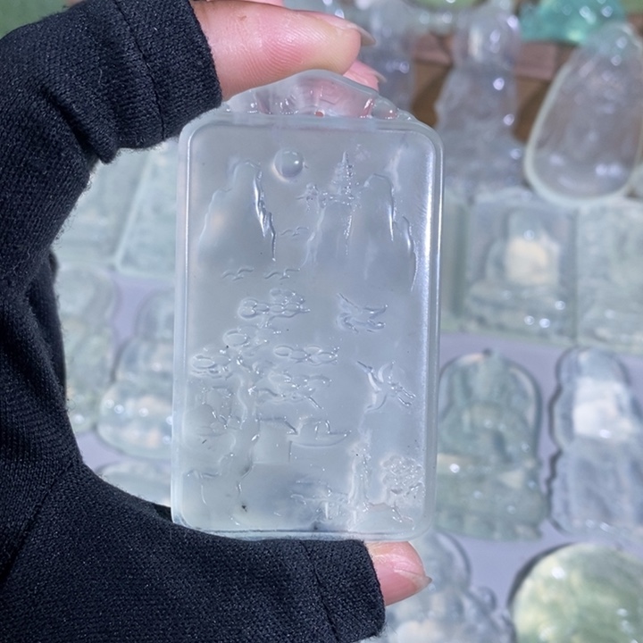 岫玉未镶嵌颈饰吊坠