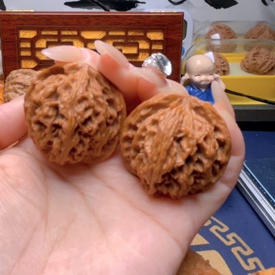 文玩核桃吊坠苹果园