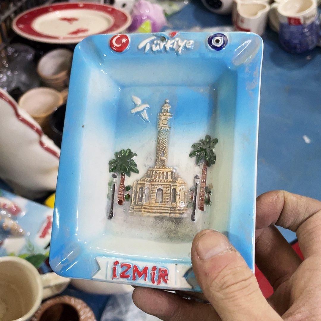 摆件  磕碰。封釉。