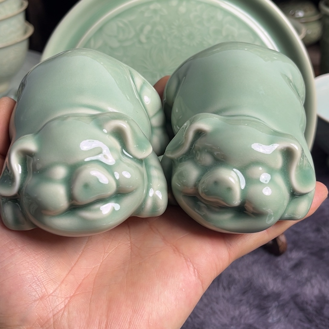 瓷福禄猪特价两只