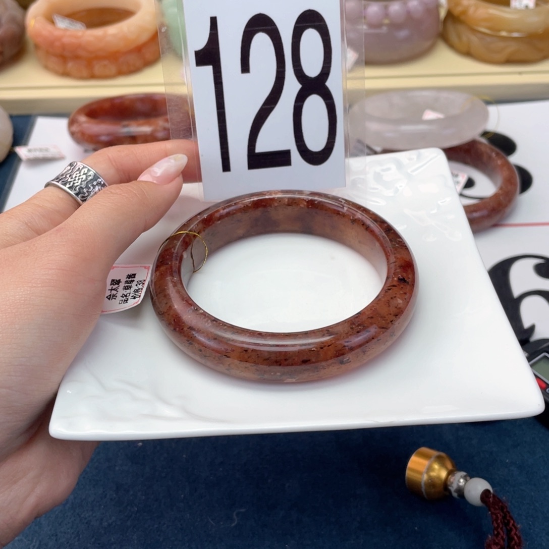 石英岩玉未镶嵌手镯