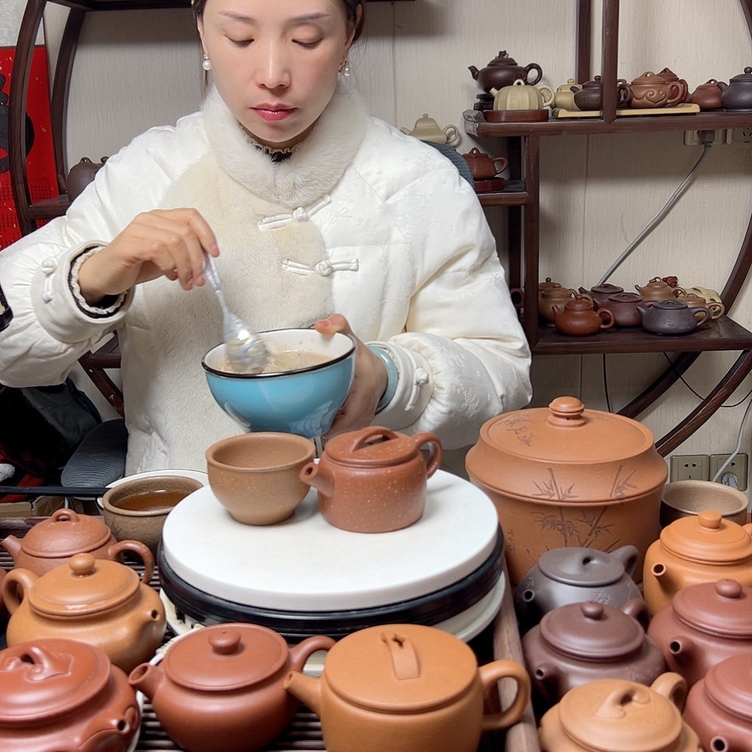 段泥茶壶150 CC左右的容量