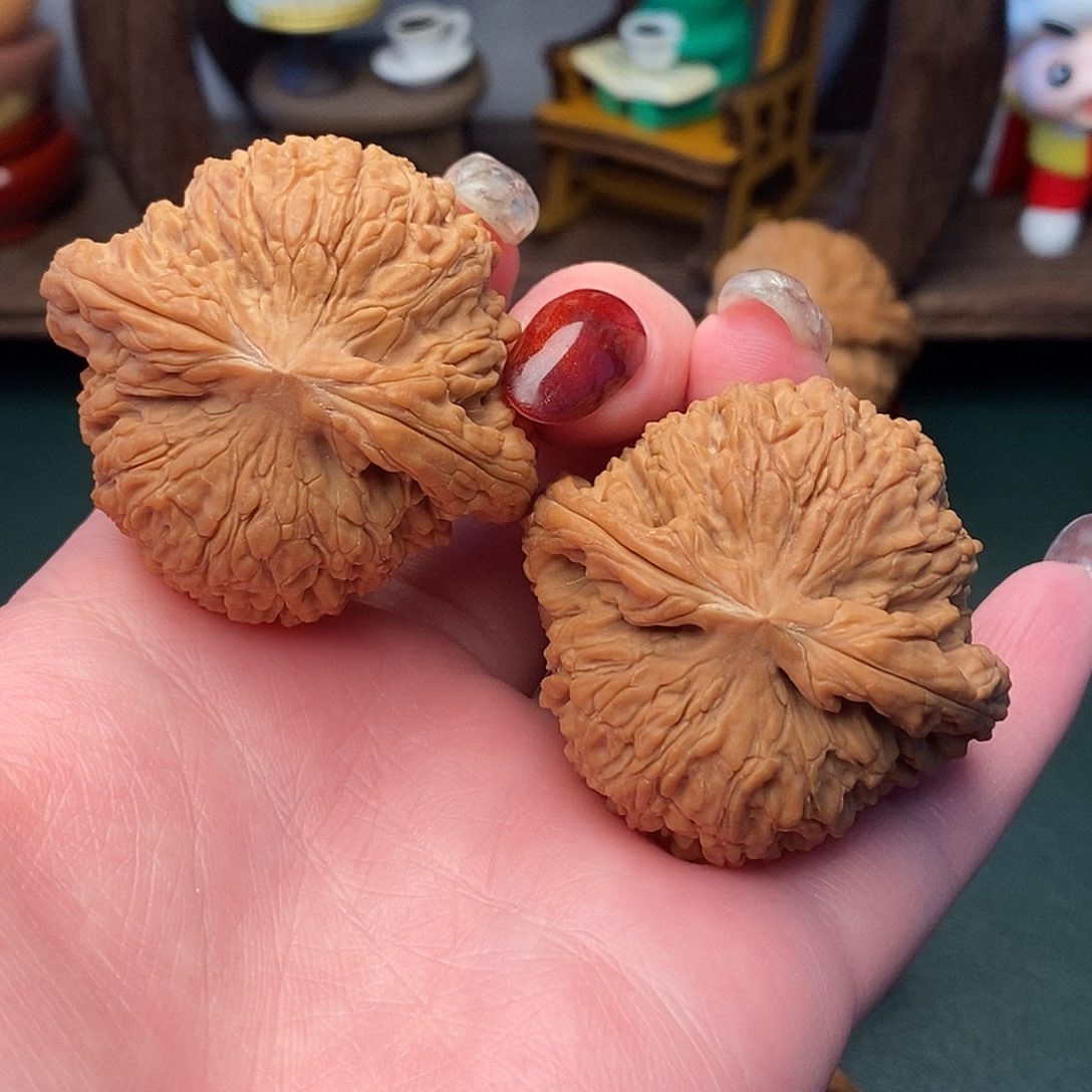 文玩核桃吊坠46球疆