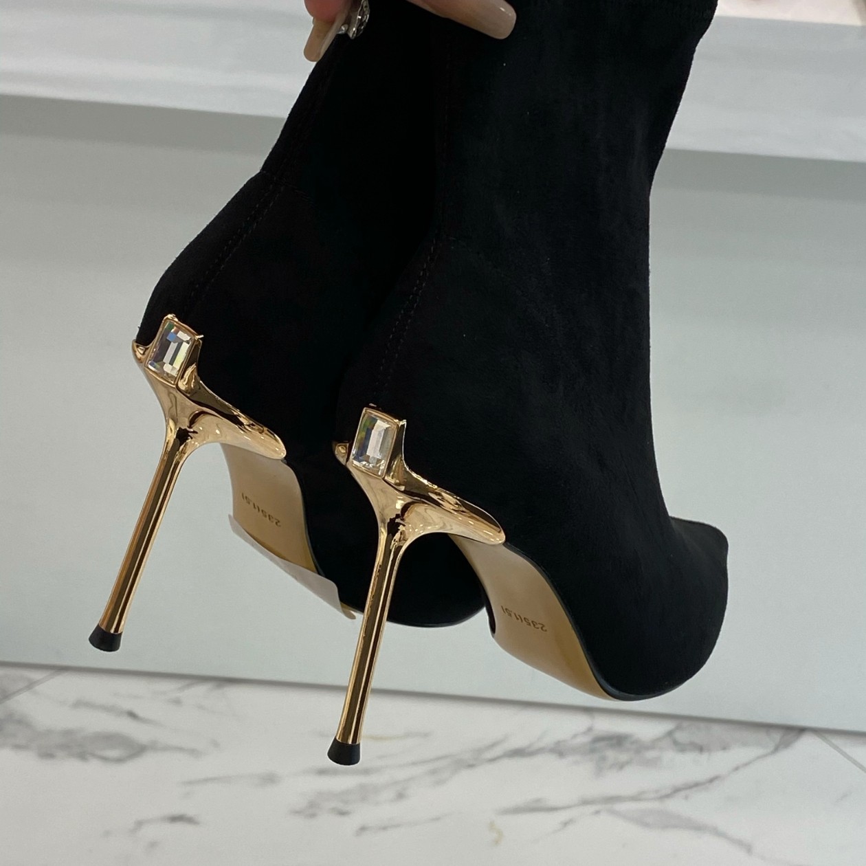 秋冬季2025新款短靴细跟尖头显瘦金跟水钻瘦瘦靴6616-17