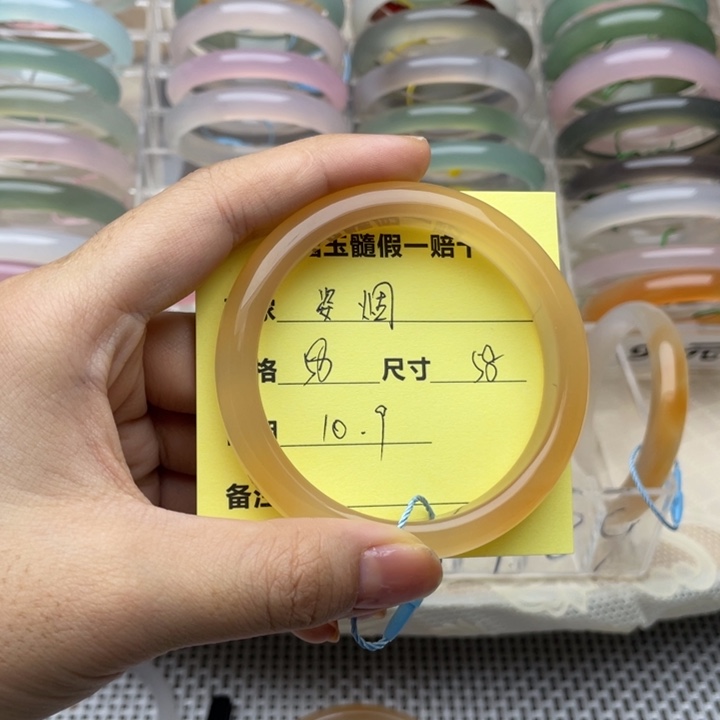 玛瑙/玉髓未镶嵌手镯58圈口