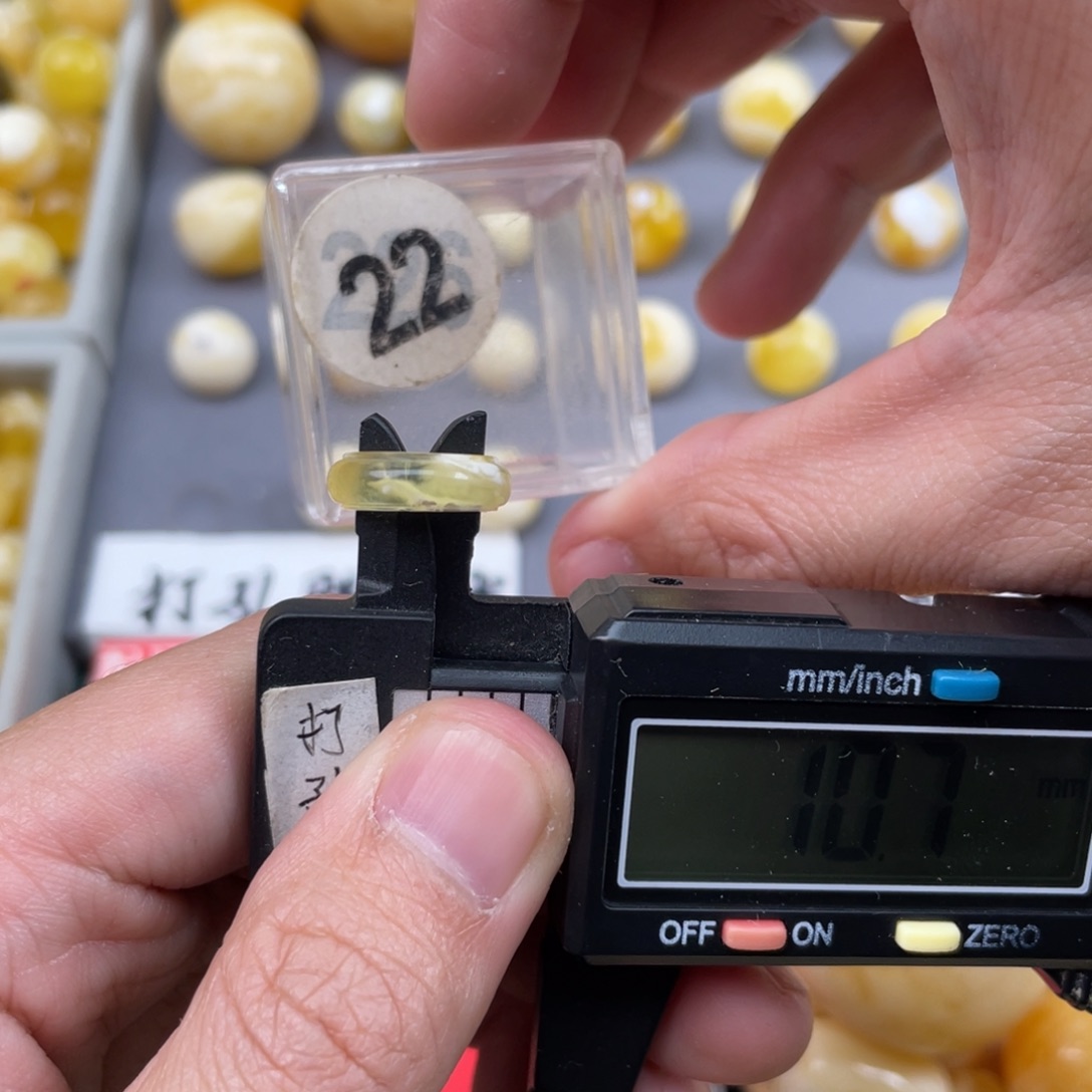 蜜蜡珠宝奇石未镶嵌