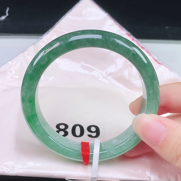 翡翠未镶嵌手镯（圆镯）翡翠