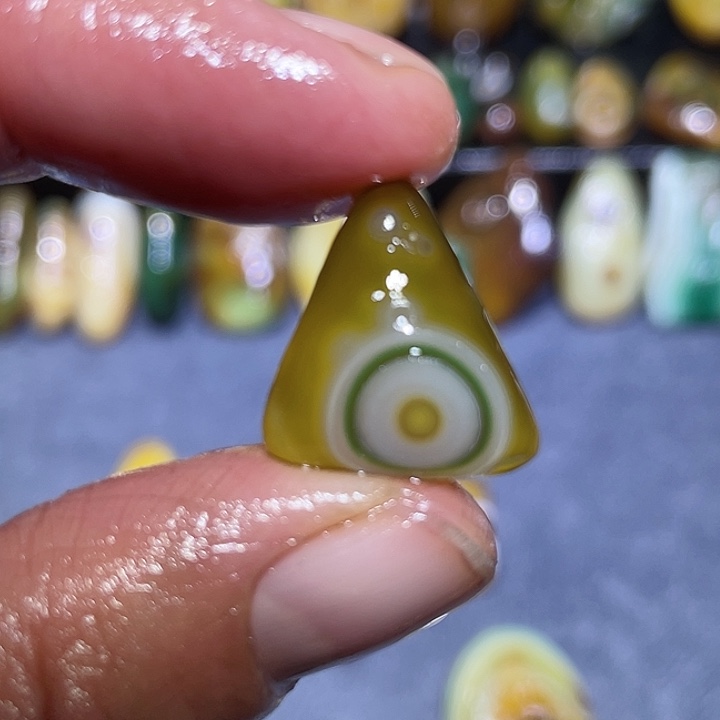 玛瑙/玉髓未镶嵌珠宝奇石