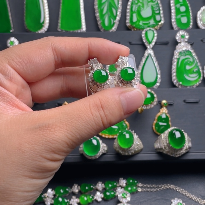 翡翠耳饰未镶嵌翡翠耳饰