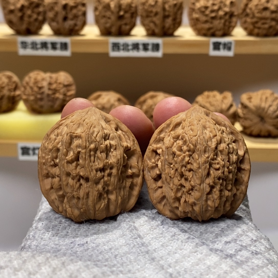文玩核桃吊坠40尺寸全品绣球
