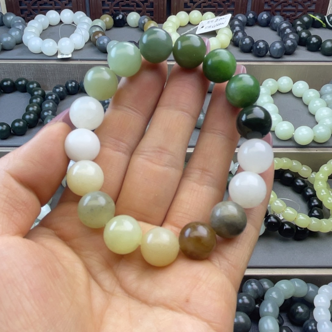 未镶嵌和田玉手链