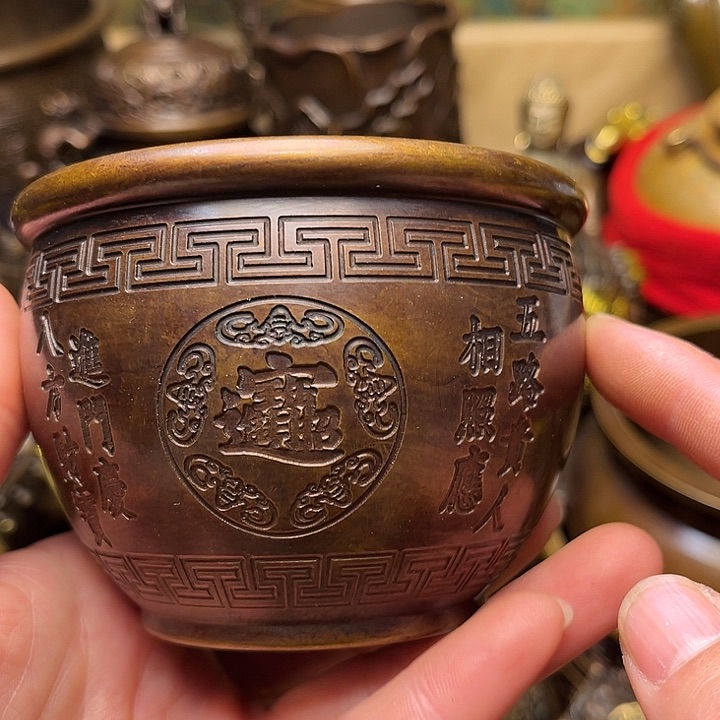 精美铜器批发档口