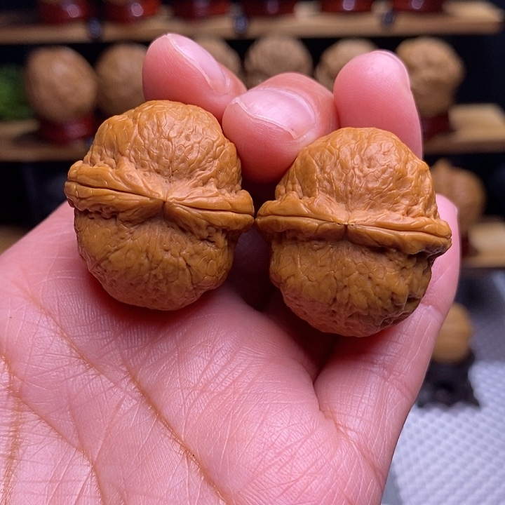 文玩核桃吊坠龙珠12