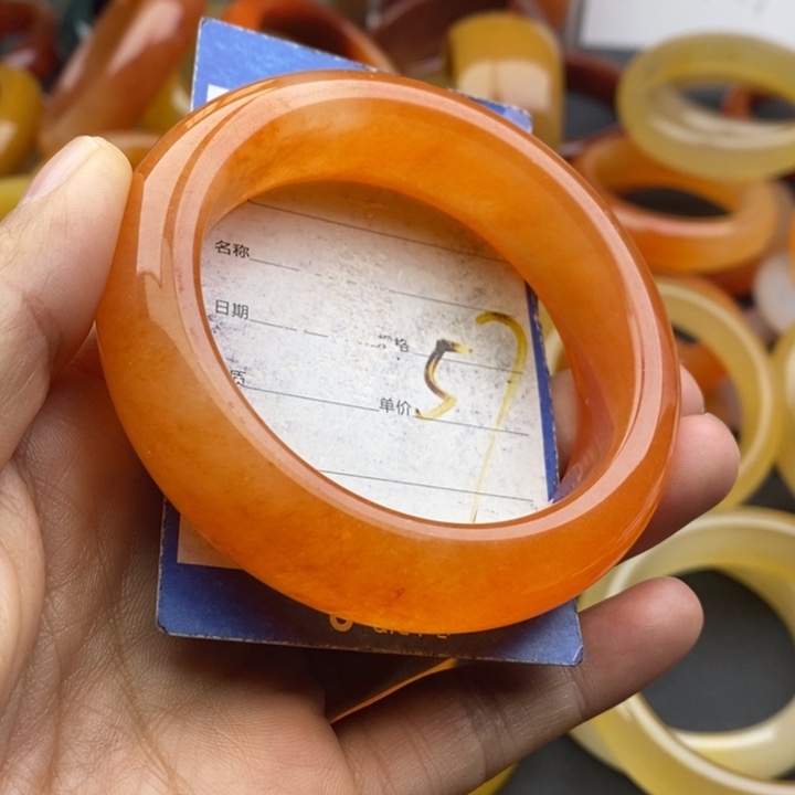 未镶嵌手镯石英质玉