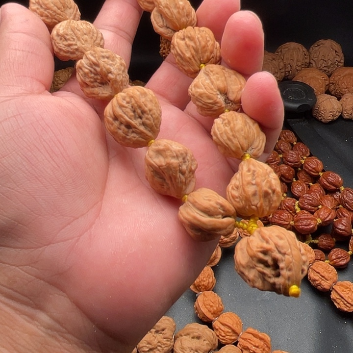 遇***安文玩核桃吊坠2白狮子