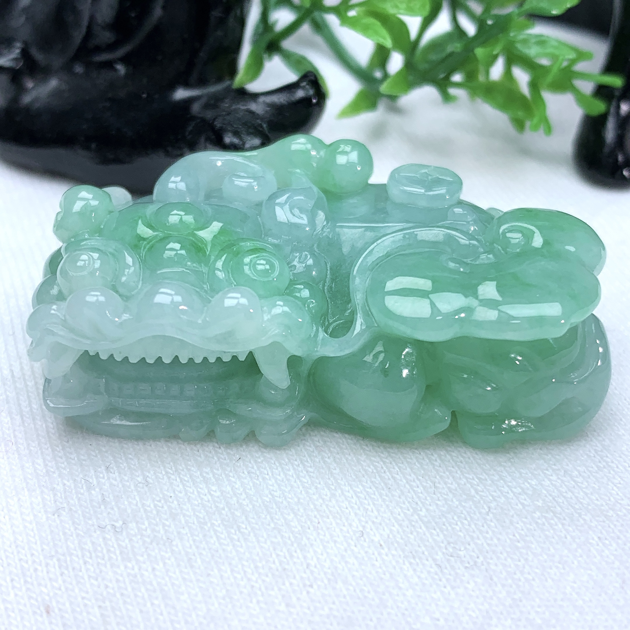 天然缅甸翡翠A货满绿金钱霸王貔貅吊坠挂件46−25−13.5mm