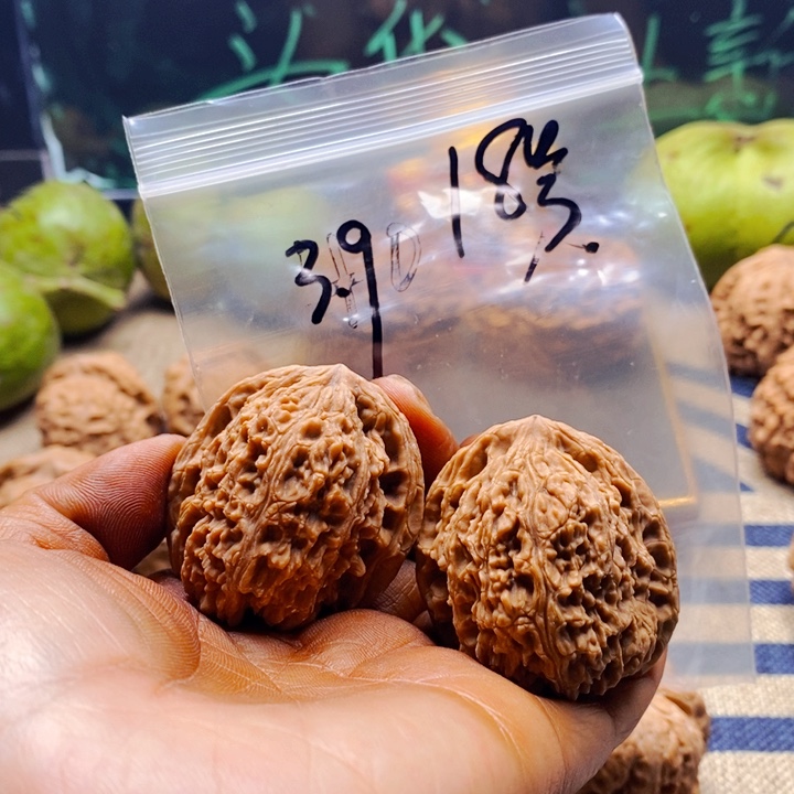 把件文玩核桃南江石