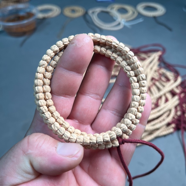 热振柏香籽 厚切方块 尺寸5-6mm左右