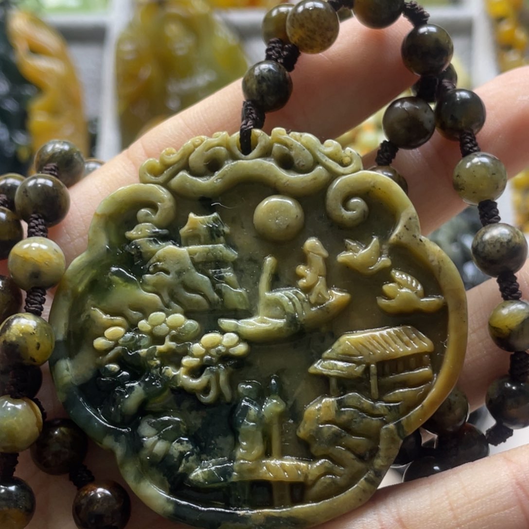 蛇纹石玉颈饰未镶嵌