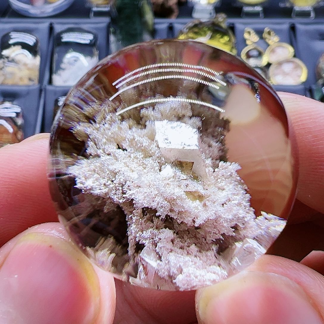 水晶摆件……未镶嵌