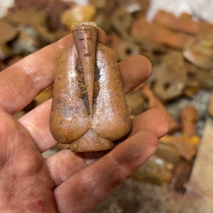 和田玉（黄玉）未镶嵌挂件