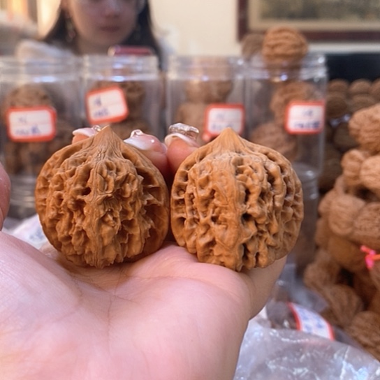 文玩核桃吊坠39鸡心有修