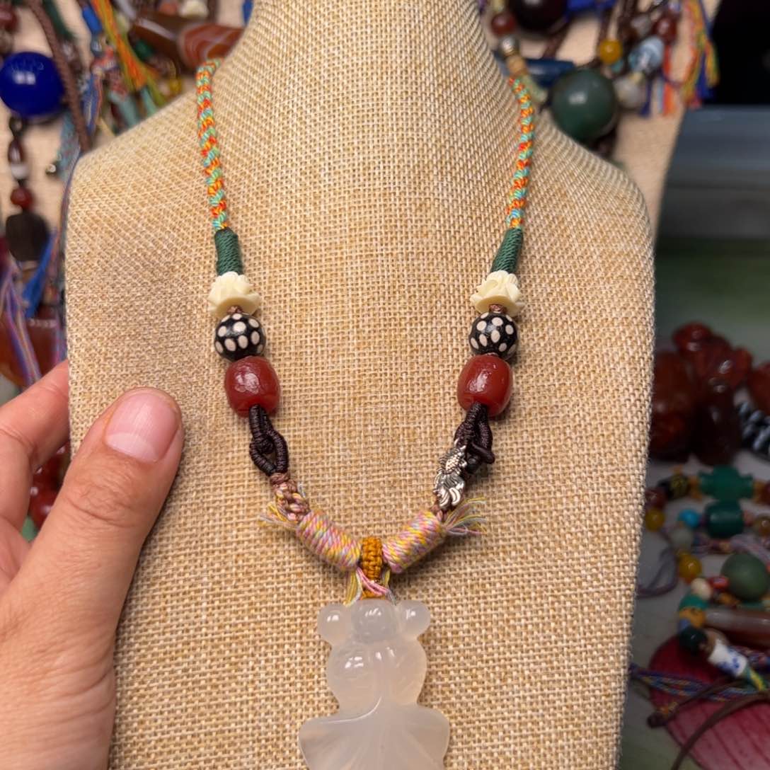 玛瑙/玉髓颈饰未镶嵌