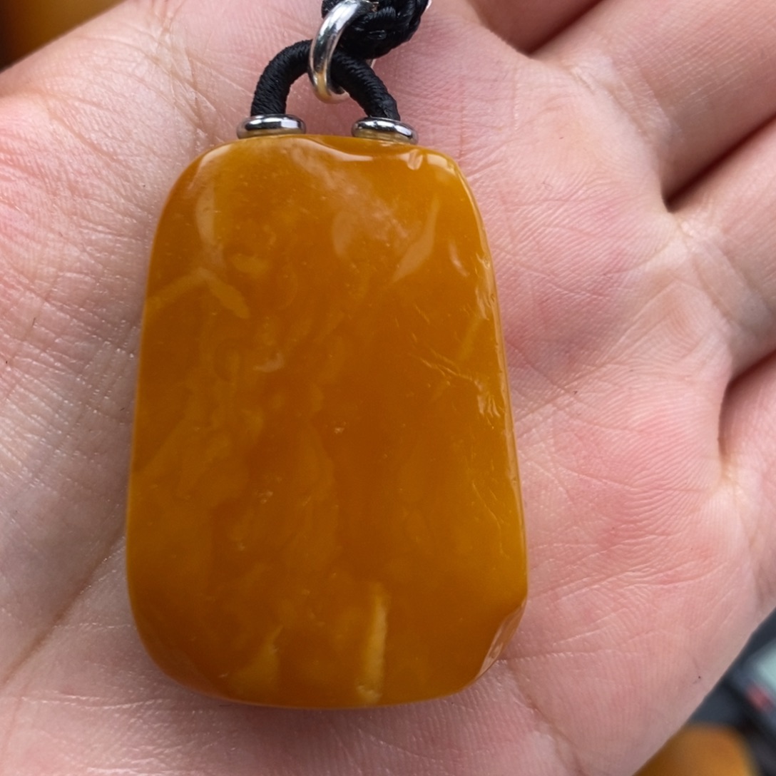 琥珀吊坠(赠链)未镶嵌