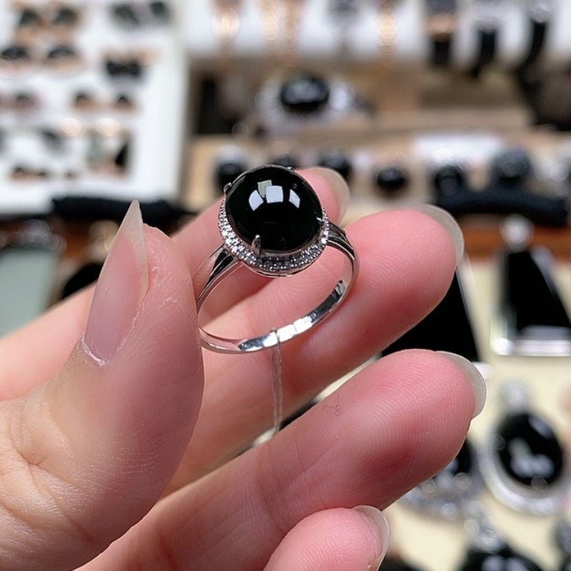 【闪购商品】翡翠戒指18K金镶嵌墨翠