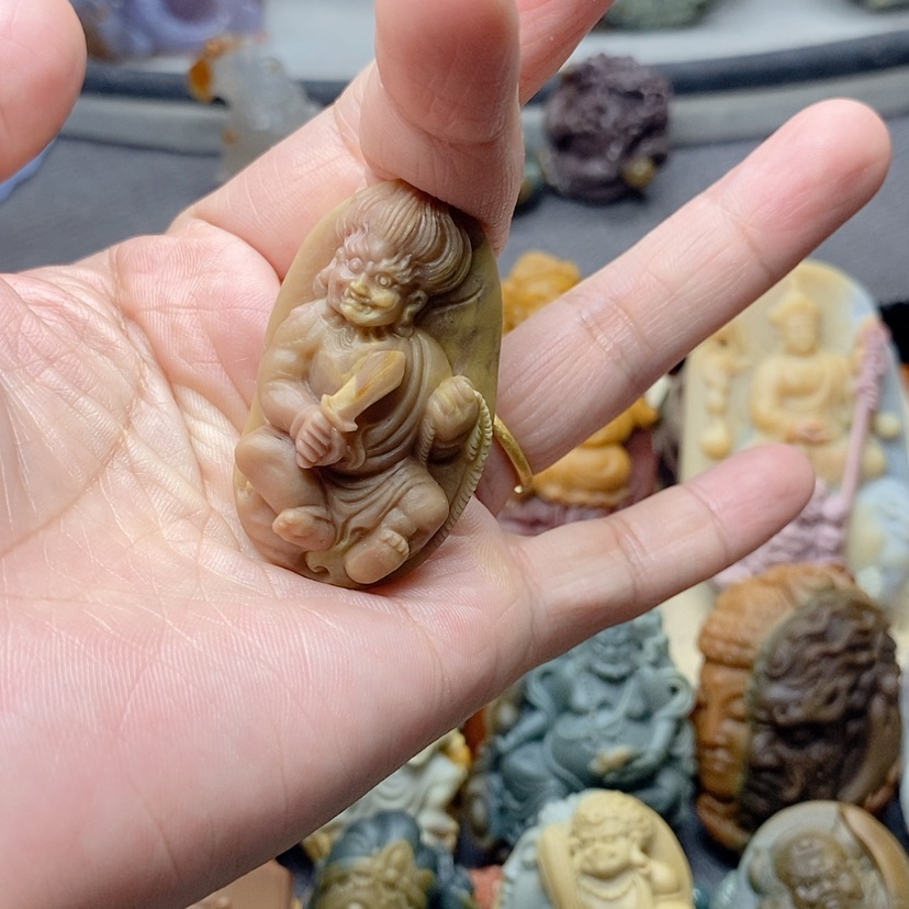 【闪购商品】定制石英质玉吊坠未镶嵌