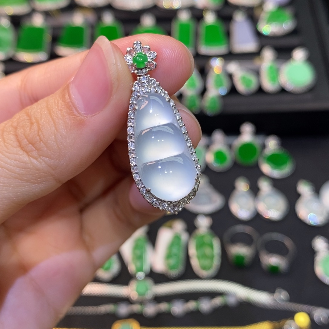 翡翠18K金镶嵌吊坠(不含链)