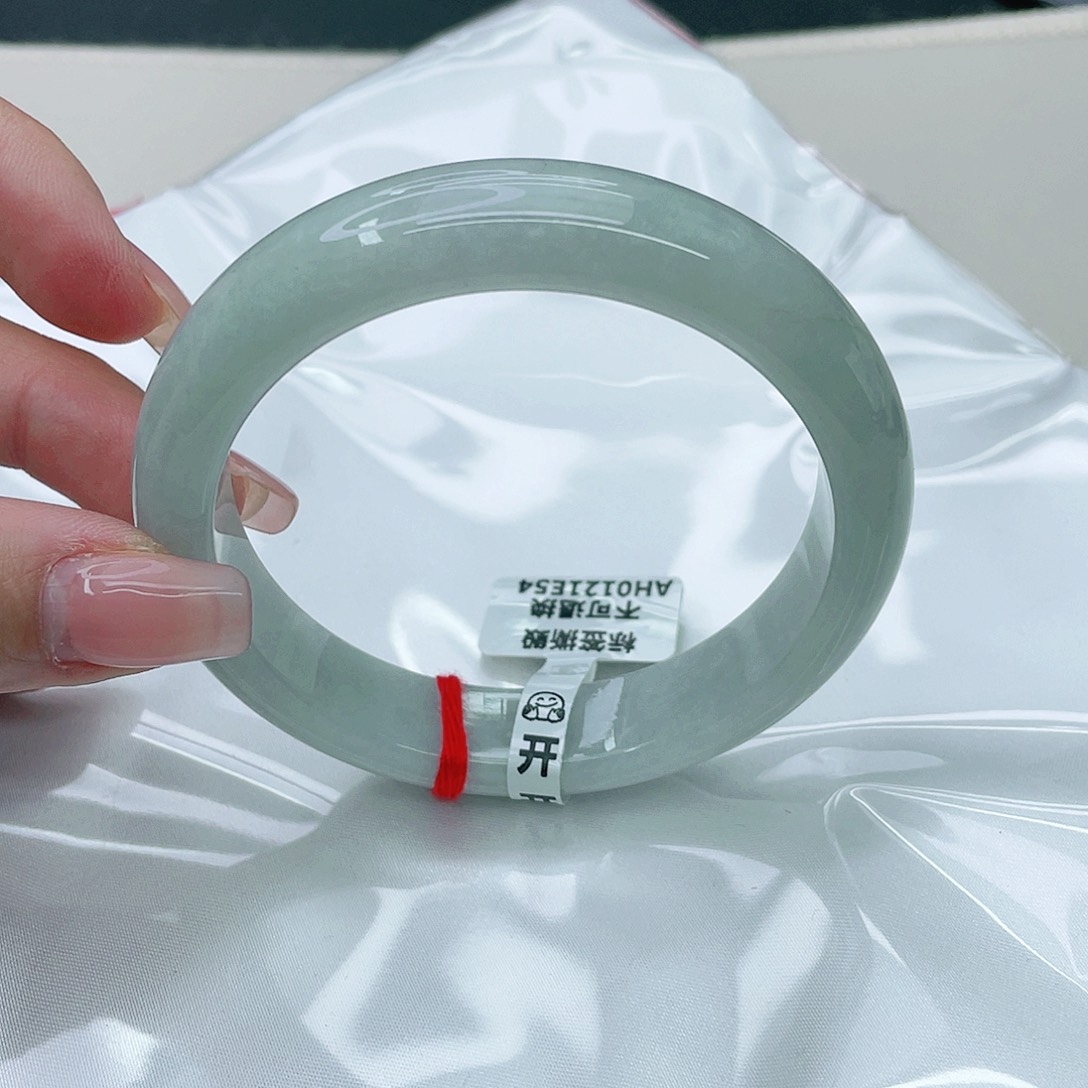 翡翠手镯未镶嵌正62