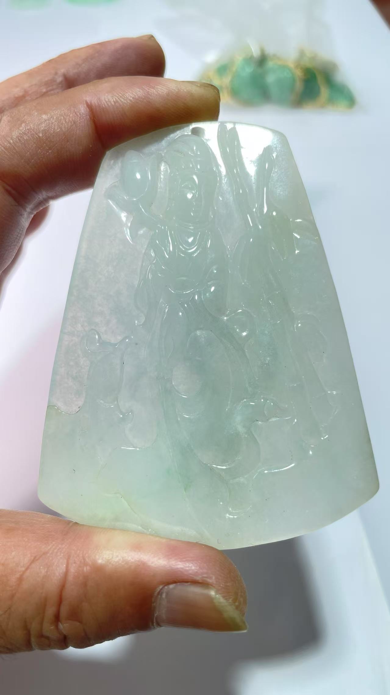 A货天然翡翠特大立观音