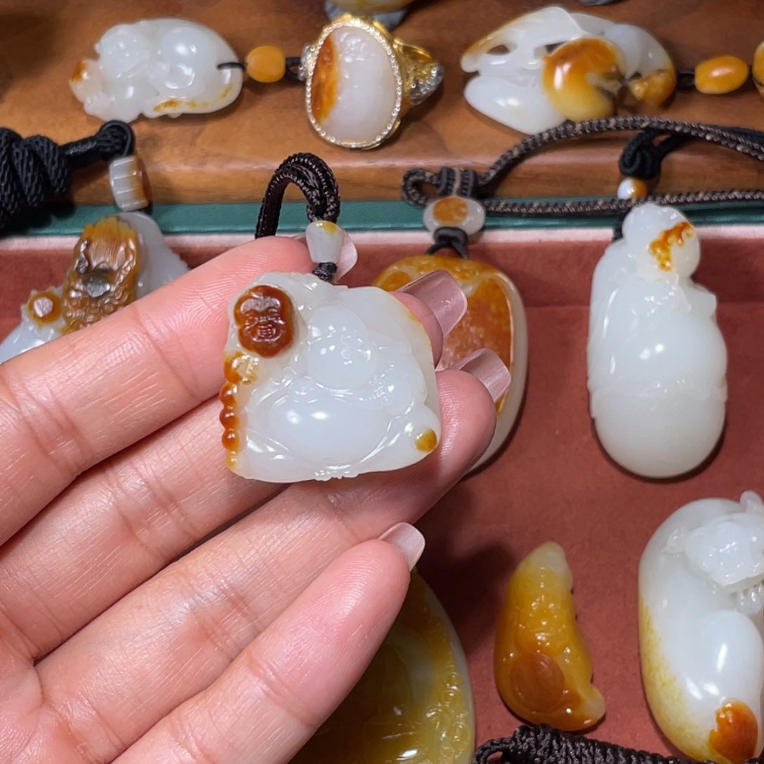 颈饰未镶嵌和田玉