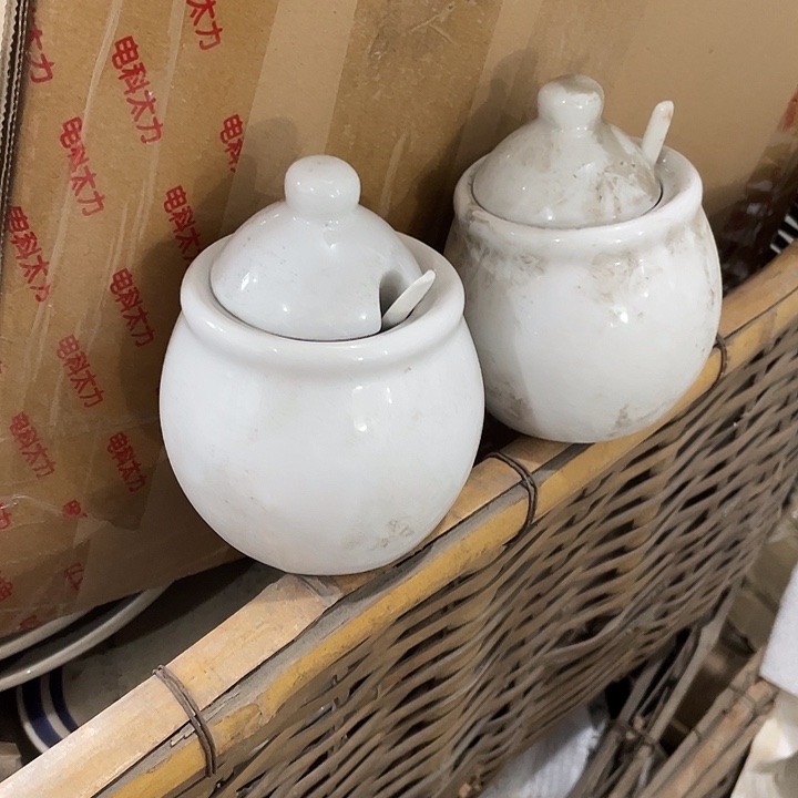 瓷片强化瓷调料罐一对 带勺