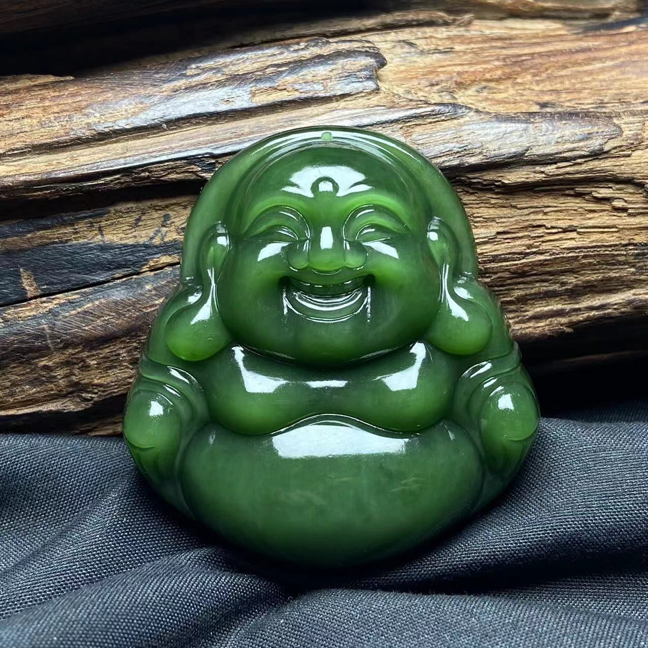 天然和田玉碧玉冰底辣绿佛公吊坠